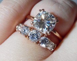 shown here next to standard "D" colour CZ, Moissanite has no funky or bad colour tone.
